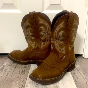 Justin Western Boots women’s size 5.5 brown with multicolored design on side.